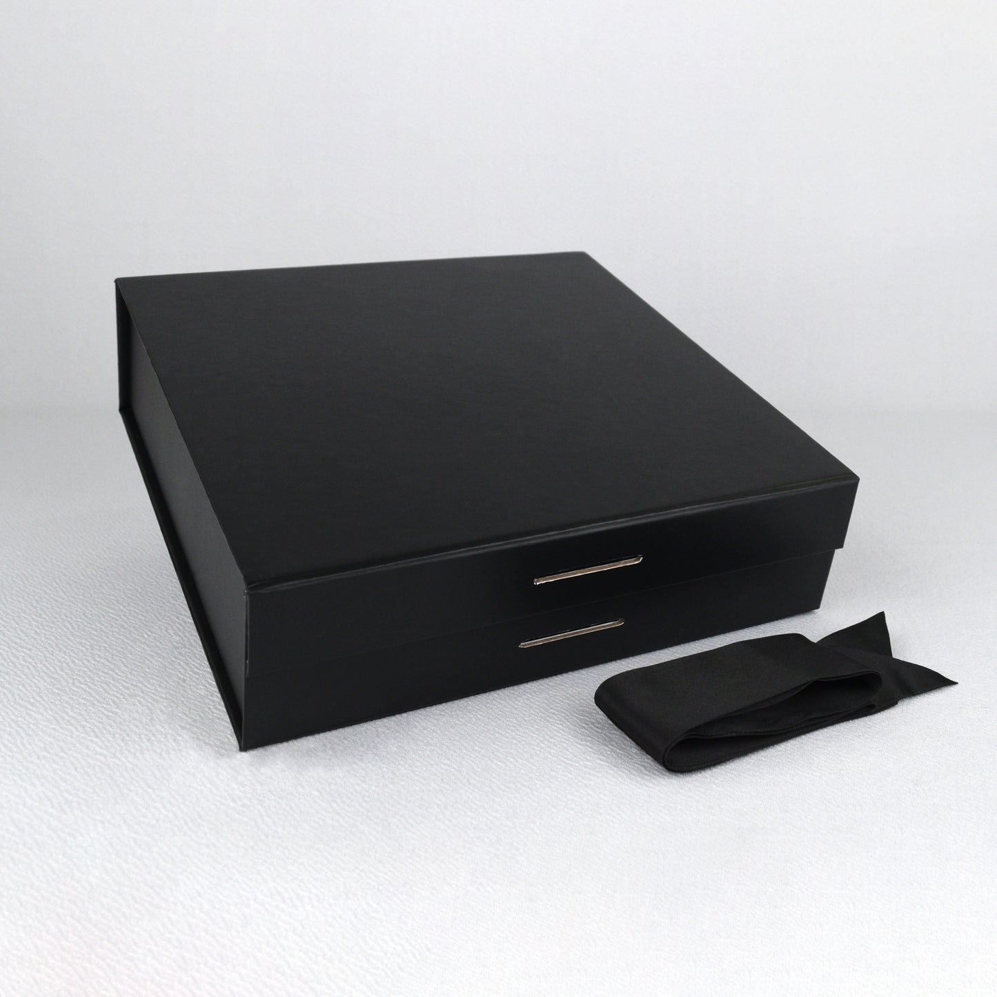 SQUARE Premium Gift Box with Removable Ribbon & Magnetic Closure - (8.75" x 8.75" x 2.55)