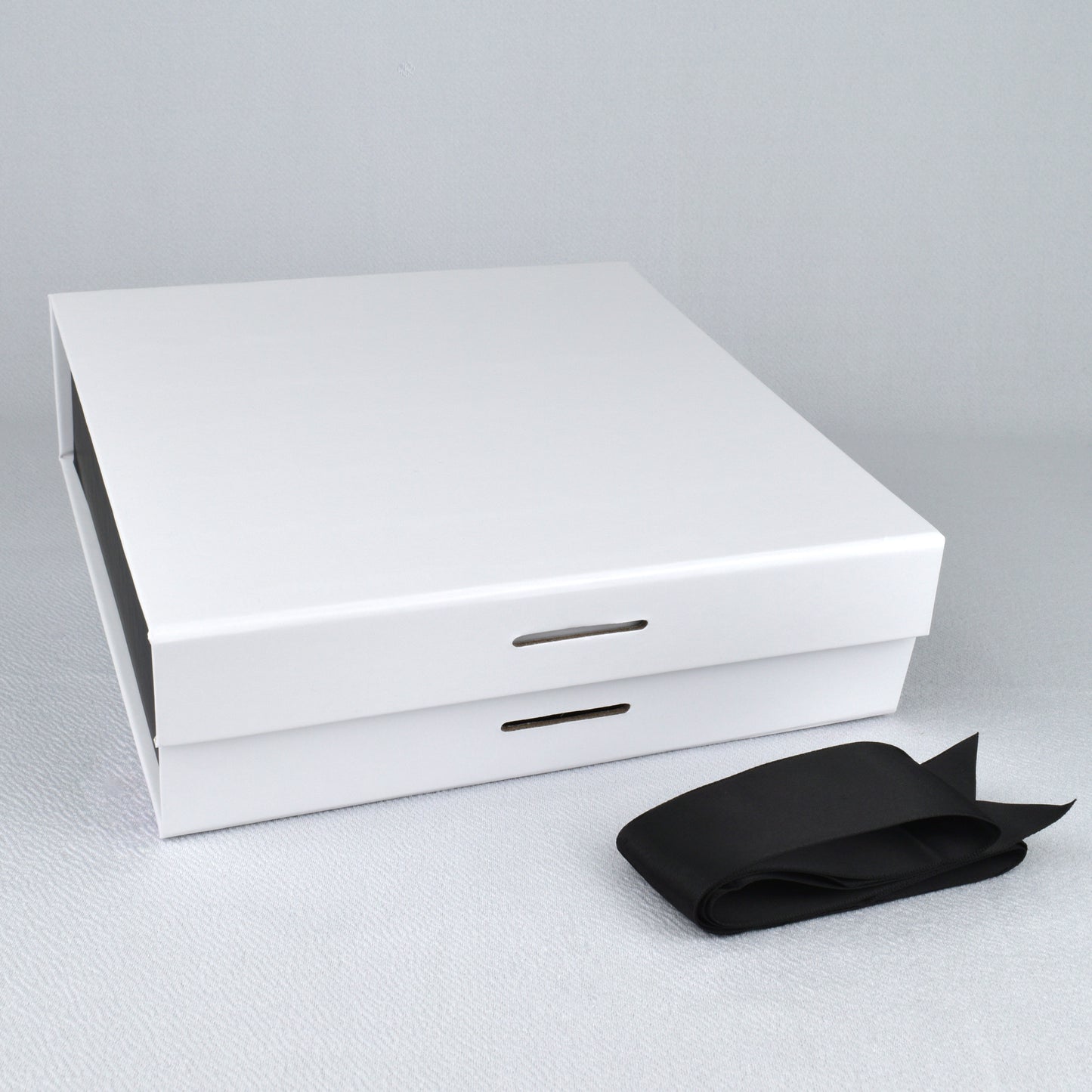 SQUARE Premium Gift Box with Removable Ribbon & Magnetic Closure - (8.75" x 8.75" x 2.55)