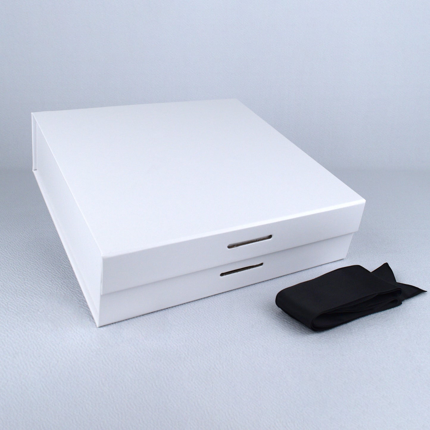 SQUARE Premium Gift Box with Removable Ribbon & Magnetic Closure - (8.75" x 8.75" x 2.55)