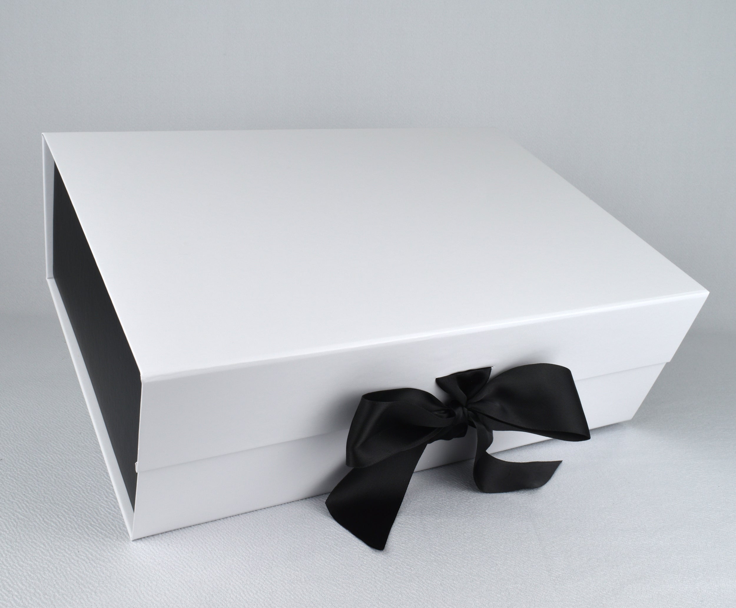 Magnetic Gift Boxes - Leatherette Ceco | BoxAndWrap.com